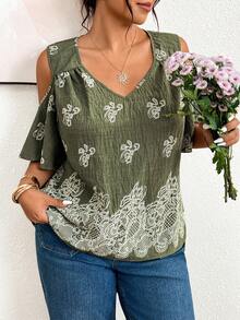 Lounesse Blusa de moda con hombros descubiertos y patrón de encaje para mujer de talla grande - Verde - Ver 5