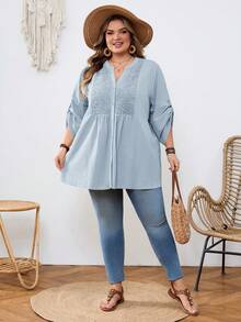 SHEIN CURVE+ Áo kiểu dáng ôm vừa vặn, size US22, thích hợp cho lễ hội âm nhạc, kỳ nghỉ bên bờ biển, phong cách bohemian. Áo sơ mi dáng rộng, màu trơn, phối ren, cài cúc phía trước, kiểu dáng thường ngày. - Màu xanh lam - Xem 7