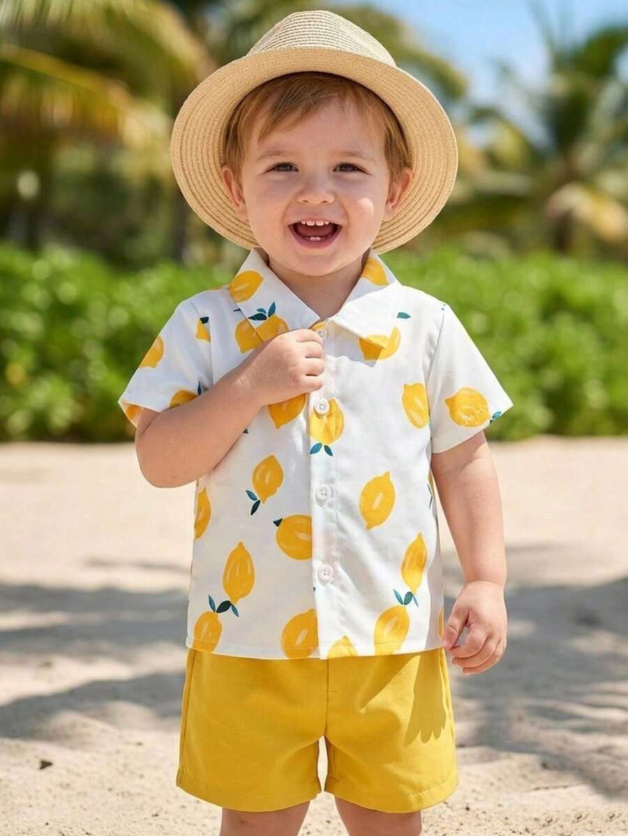 SHEIN Bộ áo và quần short in hình trái cây cho bé trai, thích hợp mặc đi nghỉ mát mùa hè. - Màu vàng - Xem 1