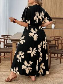 SHEIN CURVE+ Đầm dáng chữ A cổ chữ V thắt eo, cỡ US22, thích hợp cho lễ hội âm nhạc, kỳ nghỉ biển, phong cách bohemian thanh lịch, dài ngang gối, duyên dáng. - Nhiều màu - Xem 2