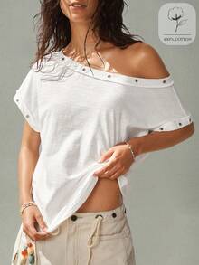 SoleilVie Áo nữ mùa hè kiểu Bohemian mới, màu trắng, hở vai, tay ngắn, được làm từ vải cotton có họa tiết, thiết kế lệch vai, trang trí bằng cúc kim loại và eo nhún, kết hợp phong cách thoải mái và thanh lịch, phù hợp cho những buổi đi chơi hàng ngày, hẹn hò hoặc tạo vẻ ngoài dễ thương. Một món đồ đa năng thuộc các loại áo thun hở vai, áo crop top trắng thanh lịch và trang phục hở vai giúp thon gọn. - trắng - Xem 3