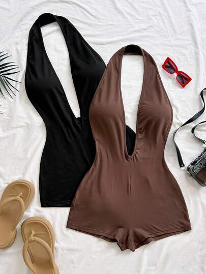 Soleia Conjunto de 2 peças: Macacão feminino retrô listrado com cores contrastantes e decote halter + Macacão preto com decote halter. Ideal para férias casuais, encontros, chá da tarde, praia, cruzeiros, passeios na cidade, festivais de música, festas, estilo boêmio, hippie e country. Pode ser usado em ambientes internos ou externos, inclusive no dia a dia.