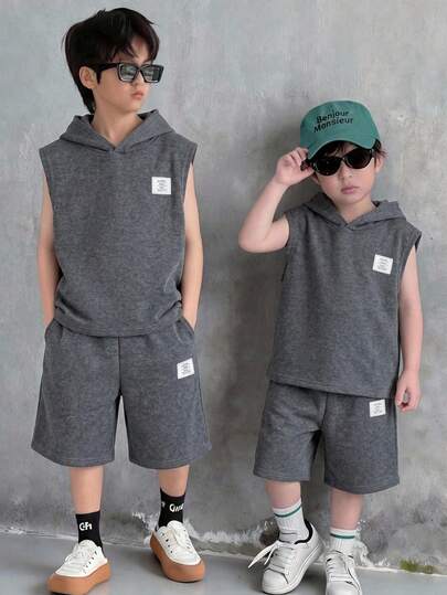 2pcs Kids Tween Boy Casual Korean Style Hooded Oversized Sleeveless T-Shirt And Gray Shorts Set, Tracksuit, Y2K Outfit, Summer Tops, Summer Shorts, Summer Clothes, Boys Outfit Kids Set, Suitable For Spring/Summer, Outings, Valentine's Day, Dates, Travel, Vacation, Family Gatherings, Back To School, Weddings, Parties, Sports, Birthday