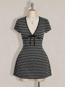 SHEIN ICON Gaun Kasual Wanita Ukuran Besar Model V-Neck Warna Abu-abu dengan Ikatan Depan untuk Liburan Musim Panas - MultiWarna - View 7