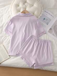 Bộ đồ ngủ cho bé gái, gồm áo cardigan tay ngắn và quần short, kiểu dáng ngọt ngào, dễ thương, thanh lịch, thoải mái, mềm mại, thoáng khí, họa tiết hoạt hình sọc trái tim thêu, chất liệu vải dệt kim, 2 món. - Nhiều màu - Xem 2
