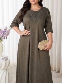 Al Najma Plus Size Women's Solid Color Lace Patchwork Round Neck Elegant Arabic Style Dress - Green - View 7