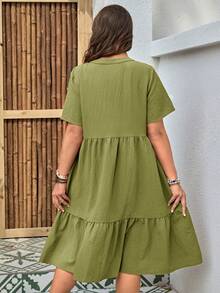 EMERY ROSE Plus Size Women Solid Color Notched V-Neck Short Sleeve Single-Breasted Casual Dress - Green - View 2