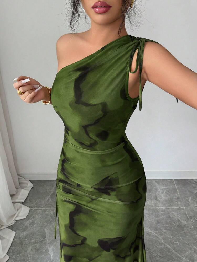 Vestido de mujer elegante con hombro asimétrico, fruncido, efecto tie-dye, malla y cordón de ajuste con abertura lateral - Verde - Añade 7
