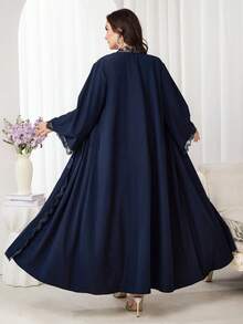Al Najma Abaya elegante con hombros caídos y encaje de contraste para mujer de talla grande - Azul - Ver 2