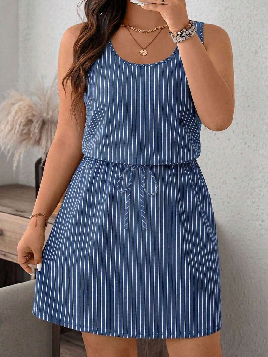 EMERY ROSE Đầm không tay dáng rộng kẻ sọc phong cách tối giản thường ngày dành cho nữ cỡ lớn. - Nhiều màu - Xem 1