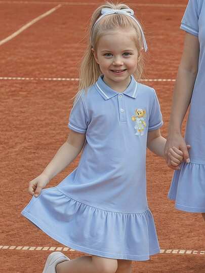 PrepCrw 1 stuk Kinder/Jonge Meisjes Elegante Casual School Chic Losse Leuke Jurk met Beertjespatroon, Blauw Gebreid, Korte Mouwen, Polokraag, Geschikt voor Dagelijkse Kleding, Terug naar School, Uitjes, Feestjes, Sport, Lente & Zomer