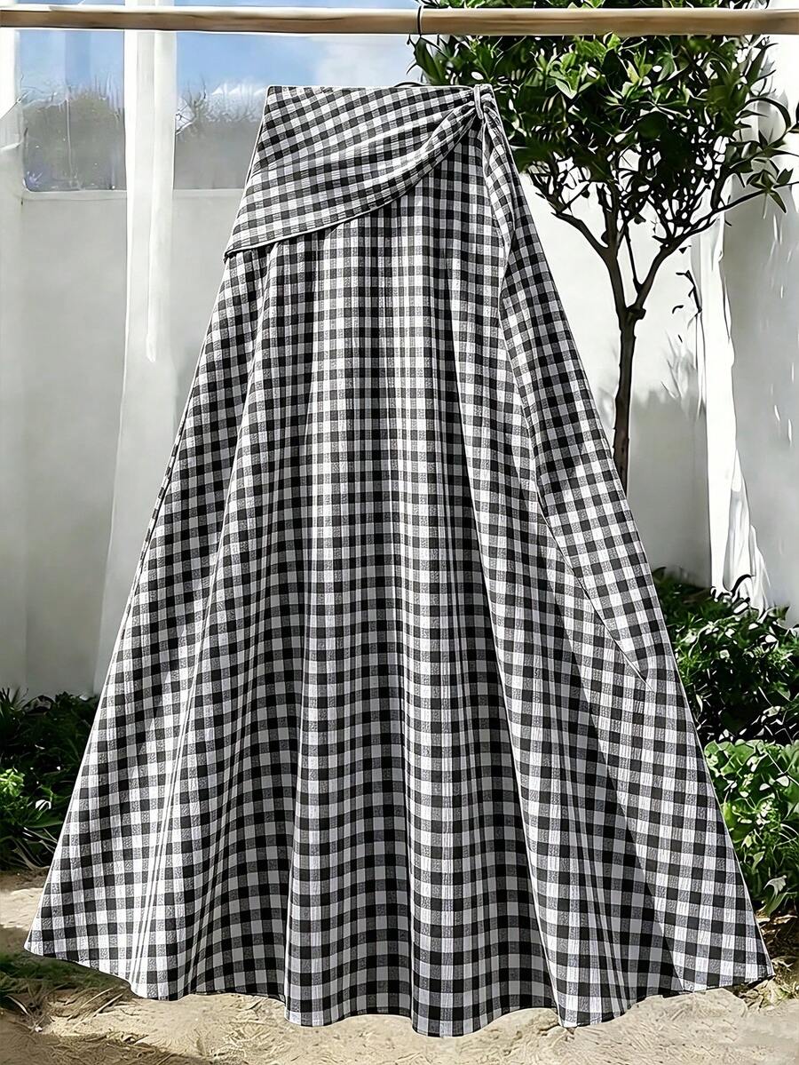 GlowEve Women's Black And White Plaid High-Design Pleated Patchwork Flared Skirt,Autumn Casual Picnic Back-To-School Style,Suitable For Party,Beach - Black and White - View 1