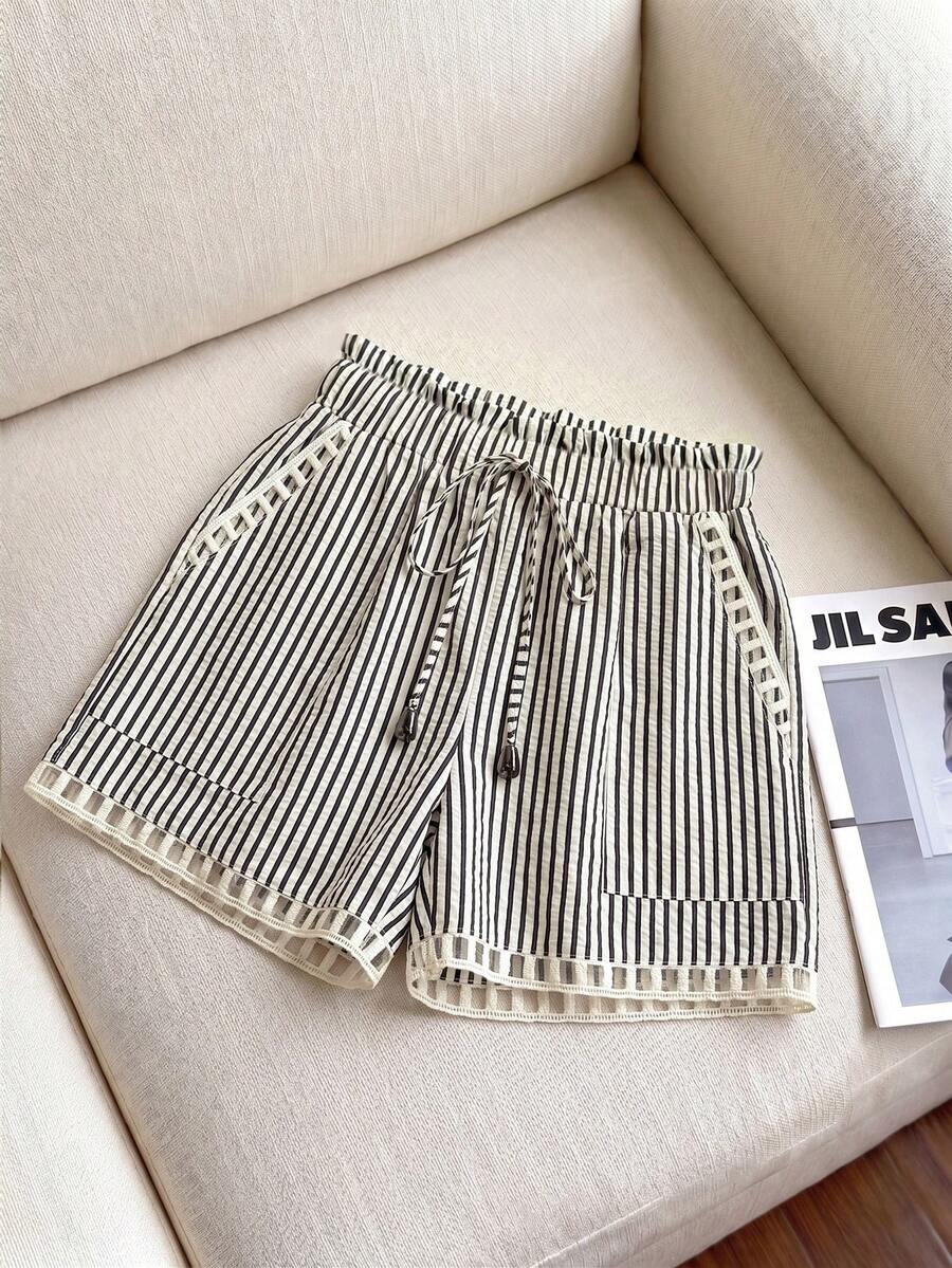 Franclia Quần short nữ mùa hè, kiểu dáng thường ngày, thoải mái khi đi nghỉ mát và đi làm, họa tiết kẻ sọc, cạp chun kiểu túi giấy, phối ren tương phản. - Đen và trắng - Xem 1