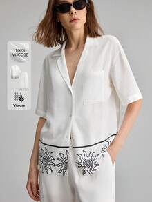 Ontre Blouse ample à imprimé soleil, floral et végétal peint à la main noir et blanc avec épaules tombantes, pantalon à taille élastique. Tenue bohème de plage, urbaine chic décontractée, de haute qualité pour l'aéroport, la croisière, les invités de mariage. Ensemble 2 pièces au look minimaliste de luxe, polyvalent - Noir et Blanc - Voir 4