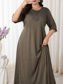 Al Najma Plus Size Women's Solid Color Lace Patchwork Round Neck Elegant Arabic Style Dress - Green - View 3