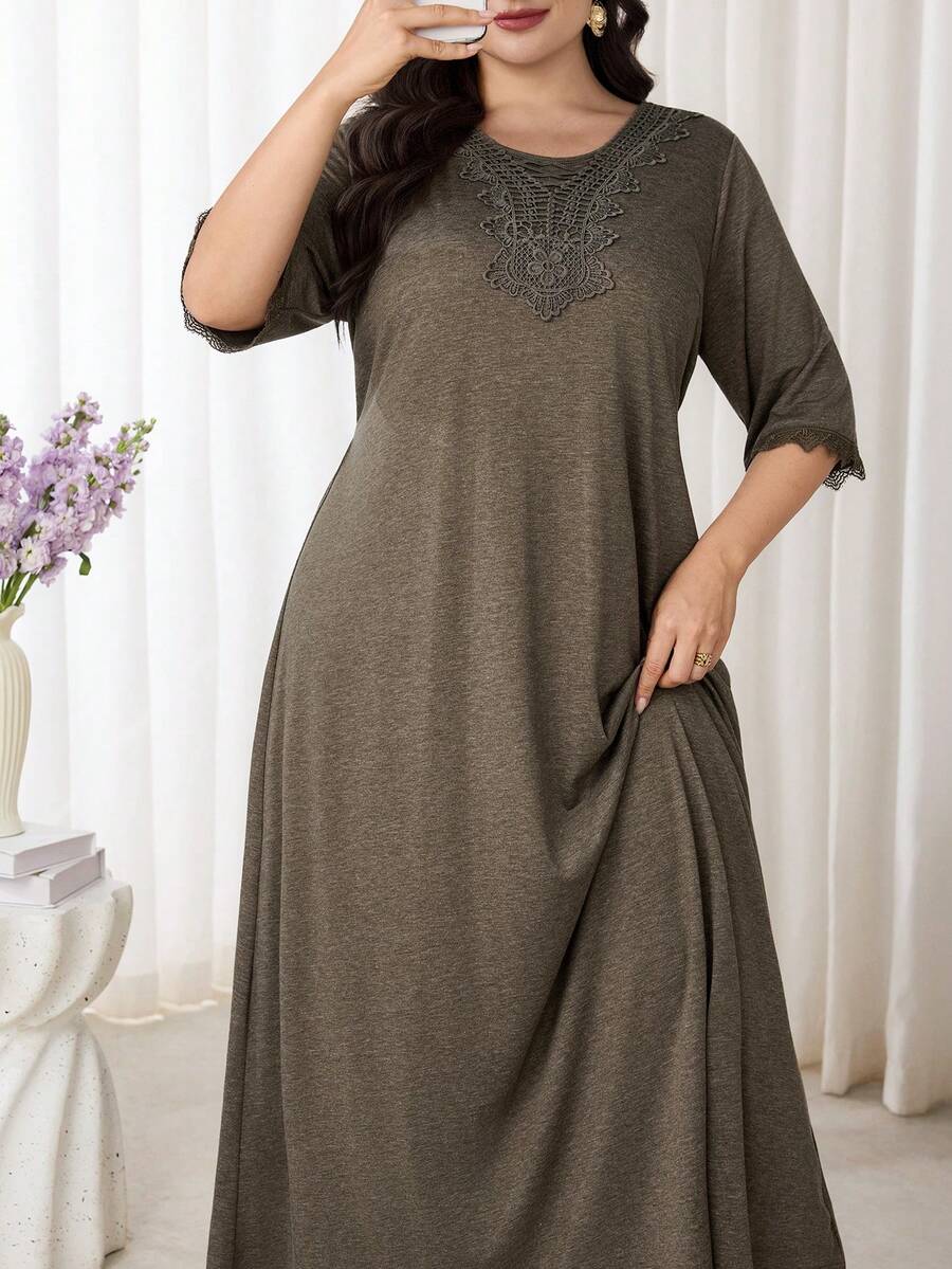 Al Najma Plus Size Women's Solid Color Lace Patchwork Round Neck Elegant Arabic Style Dress - Green - View 1
