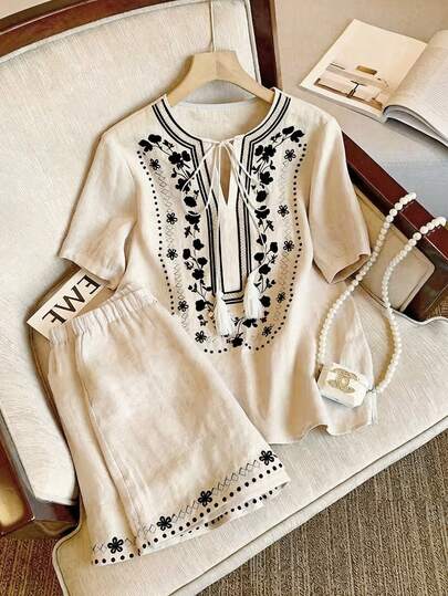 GlowEve Women's Summer Vacation Floral Print Short Sleeve Tie Front Shirt And Shorts 2-Piece Set