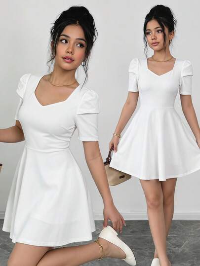 SHEIN 一件优雅提花方领白色短袖修身纯色连衣裙，适合青少年女孩和年轻女性在春夏休闲外出、聚会等场合穿着。