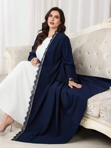 Al Najma Abaya elegante con hombros caídos y encaje de contraste para mujer de talla grande - Azul - Ver 7
