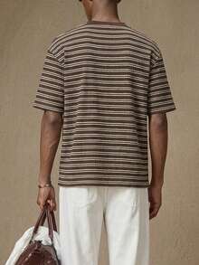 AKNOTIC Business Casual 男士條紋圓領T恤，寬鬆版型短袖。搭配抽繩長褲營造海濱度假風。透氣夏季必備，足球 - 咖啡棕 - 查看 6