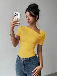 Siren Gaze 时尚不对称领短袖T恤，新款修身休闲女式上衣，夏季 - 黃色 - 查看 3