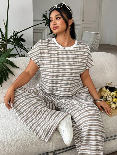 SHEIN EZwear Plus Size Women Striped Round Neck Top And Pants Casual 2 Pieces Set