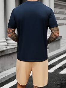 Manfinity Homme 男士夏季休闲纯色圆领短袖T恤和短裤套装 - 彩色 - 查看 2