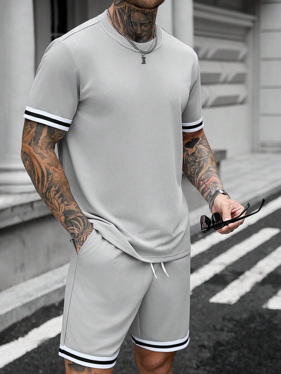Manfinity CasualCool 2pcs/Set Kaos Lengan Pendek Pria Nyaman dan Celana Pendek Tali Serut, Manset Bergaris, Abu-abu, Musim Panas, Kasual, Liburan Kota, Gaya Pakaian Jalanan, Liburan - Grey - View 1