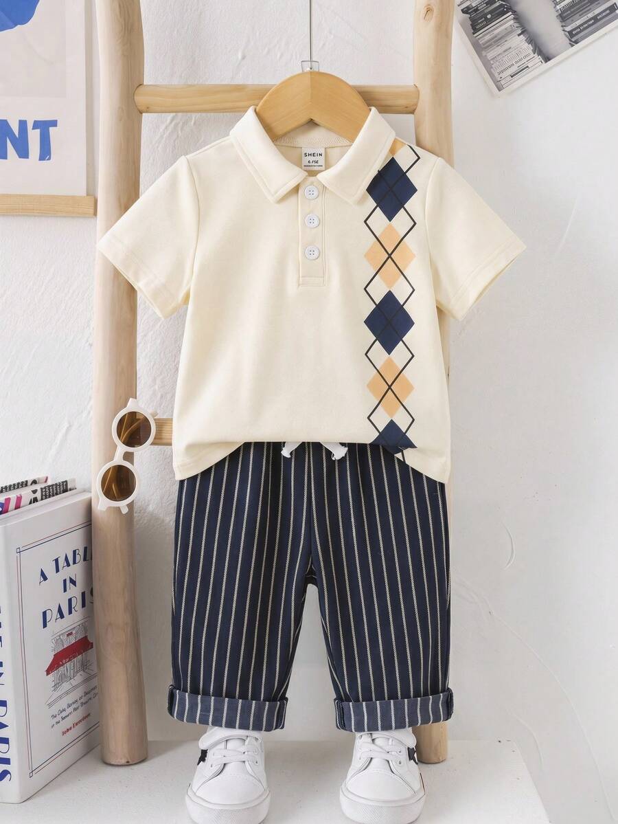 SHEIN 男婴夏季菱格纹 Polo 衫上衣和条纹裤套装,儿童休闲学院风服装,适合生日派对、锐舞派对、晚宴、演出、婚礼、迎婴派对、洗礼、周岁生日庆祝、婚礼宾客等场合。 - 彩色 - 查看 1