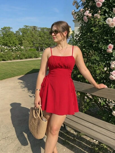 SHEIN MOD 大码夏季红色交叉绑带露脐连衣裙，甜美优雅浪漫的派对、生日、朋友聚会、情人节约会、海滩度假必备单品