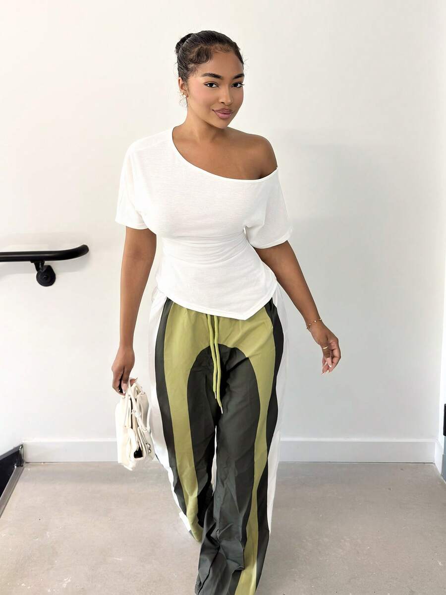 Alexandranx 休闲时尚性感修身不对称领短袖女式T恤 - 白色 - 查看 1