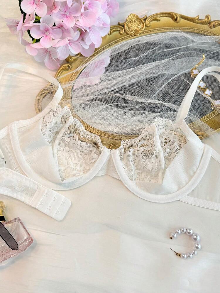 Women's Lace Semi-Sheer Bowknot Metal Decor Adjustable Strap Bra