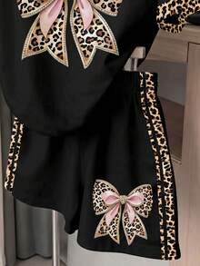 SHEIN Baju Anak Perempuan Motif Leopard dengan Hiasan Pita dan Lengan Pendek, Pakaian Kasual Sehari-hari - MultiWarna - View 4