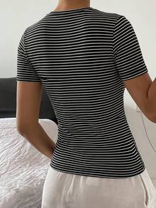 DAZY 女款夏季條紋修身露肩短袖貼身基礎層休閒T恤 - 黑色 - 查看 4
