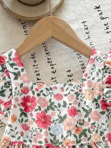 SHEIN 女婴碎花方领荷叶边下摆休闲连衣裙 - 彩色 - 查看 6