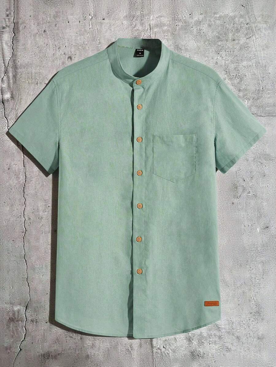 Manfinity NXTstreet Camisa casual de manga corta con cuello de tortuga de algodón, parche y diseño liso para hombre, para el esposo, cosas de pareja - verde menta - Ver 1