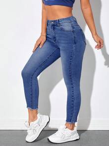 Jeanoix Celana Jeans Skinny Pendek Wanita Ukuran Plus dengan Saku dan Kancing Berumbai - Medium Wash - View 4