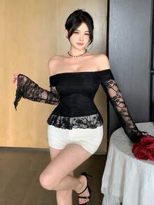 DAZY 透視蕾絲上衣，露肩設計、荷葉邊飾、喇叭袖、修身剪裁，適合音樂節、度假、婚禮、派對、時尚活動 - 黑色 - 查看 7