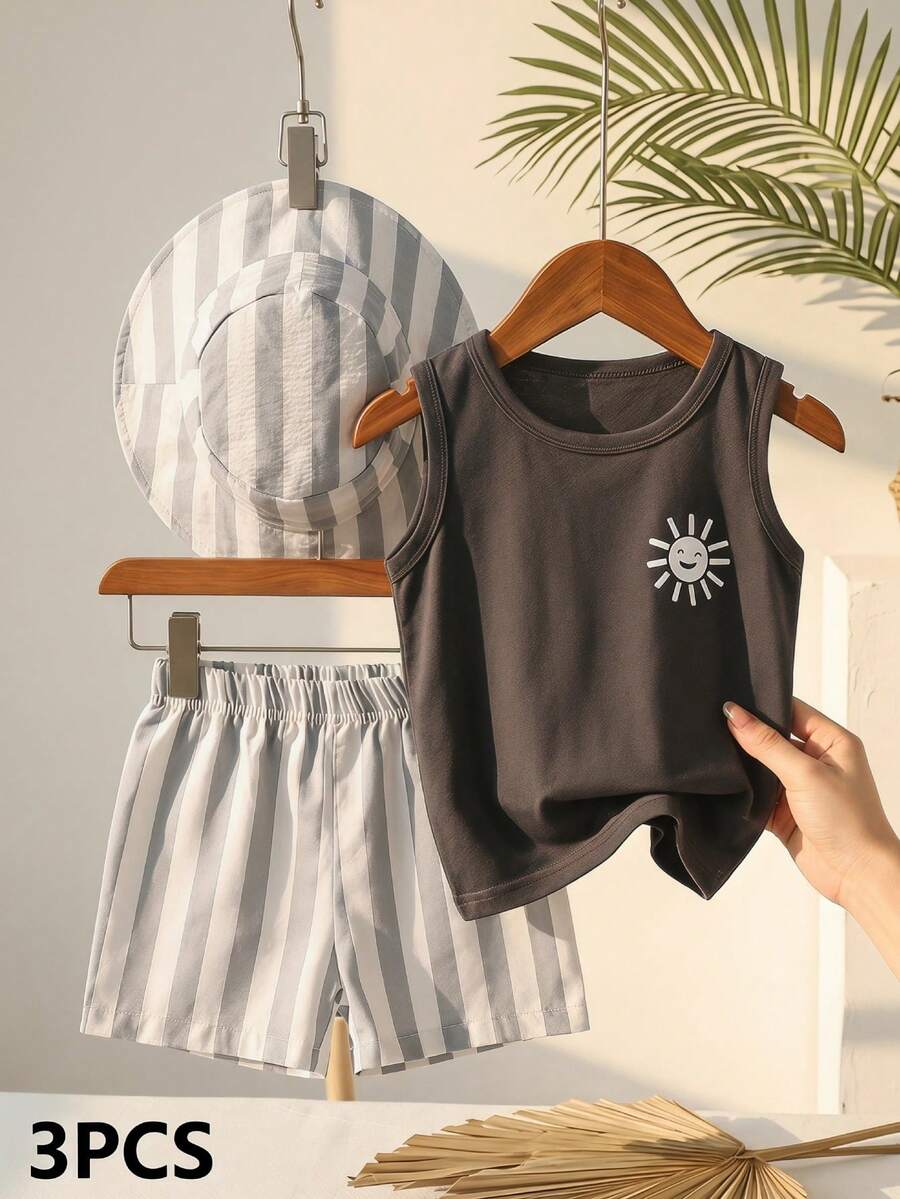 SHEIN Playful Pals 3件組 嬰幼兒男童夏季套裝 深灰色卡通背心 條紋沙灘短褲 & 帽子 休閒熱帶度假男童服裝套裝