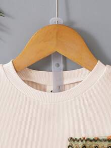 SHEIN Young Boy Round Neck Pocket Short Sleeve T-Shirt And Contrast Color Shorts Casual Daily Outfit - Khaki - View 4