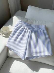 SHEIN EZwear Quần short nữ dáng suông cạp trung, họa tiết sọc xanh trắng cổ điển, chất liệu vải nỉ mềm mại, phong cách retro Y2K nhẹ nhàng, thanh lịch, hoàn hảo cho mùa tựu trường, mặc nhà thoải mái, thể thao, trang phục xuân/hè, lễ hội miền Tây, hẹn hò, tiệc trà chiều và du lịch nghỉ dưỡng. - Nhiều màu - Xem 6