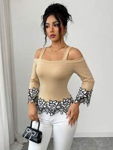 SHEIN Elenzya 优雅浪漫度假风黑白3D立体花卉饰边露肩T恤（女款） - 卡其色 - 查看 4