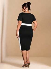 SHEIN CURVE+ 大尺碼女款拼色短袖貼身修身優雅通勤洋裝 - 黑與白 - 查看 2