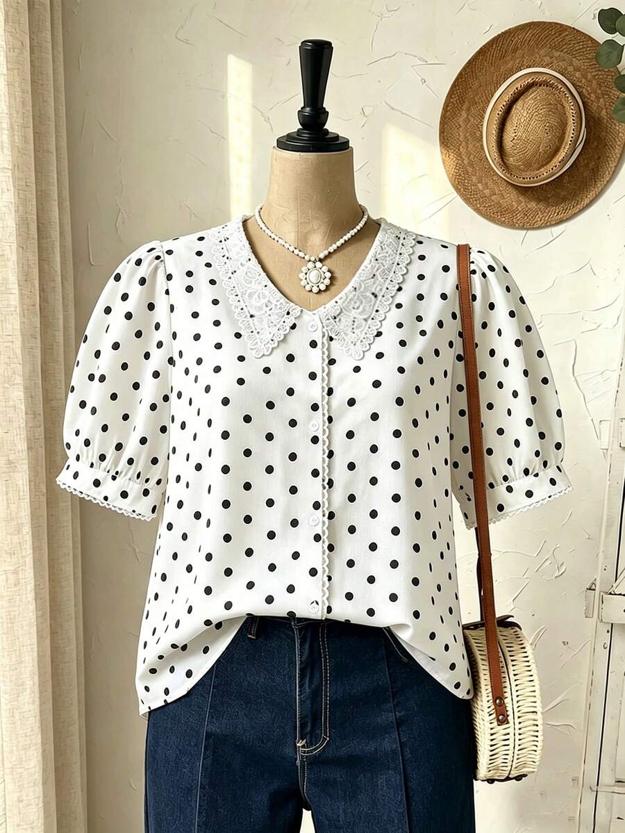 Linhara Blusa de manga corta con cuello de encaje, botones completos, decoración de perlas y ribete de encaje en estilo vintage elegante y casual con lunares en contraste para mujer de talla grande - Blanco y Negro - Ver 1