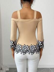 SHEIN Elenzya 优雅浪漫度假风黑白3D立体花卉饰边露肩T恤（女款） - 卡其色 - 查看 2