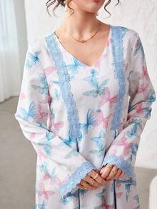 Yasmyna Đầm xanh dương cổ chữ V in hình bướm, phối ruy băng, cài cúc phía trước, kèm khăn trùm đầu. - Màu xanh lam - Xem 3