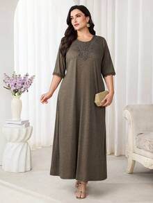 Al Najma Plus Size Women's Solid Color Lace Patchwork Round Neck Elegant Arabic Style Dress - Green - View 5