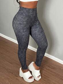Slaydiva Quần định hình cạp cao, quần yoga vải jacquard họa tiết bông tuyết giả, quần legging màu xám hoa đậm, mẫu mới mùa hè, lễ hội âm nhạc, ngày Valentine, lễ Phục sinh, phong cách thường ngày, tối giản, cơ bản, phong cách Y2K, phong cách đường phố ngọt ngào, bán chạy nhất, quần legging nữ mặc hàng ngày. - Màu xám đen - Xem 8