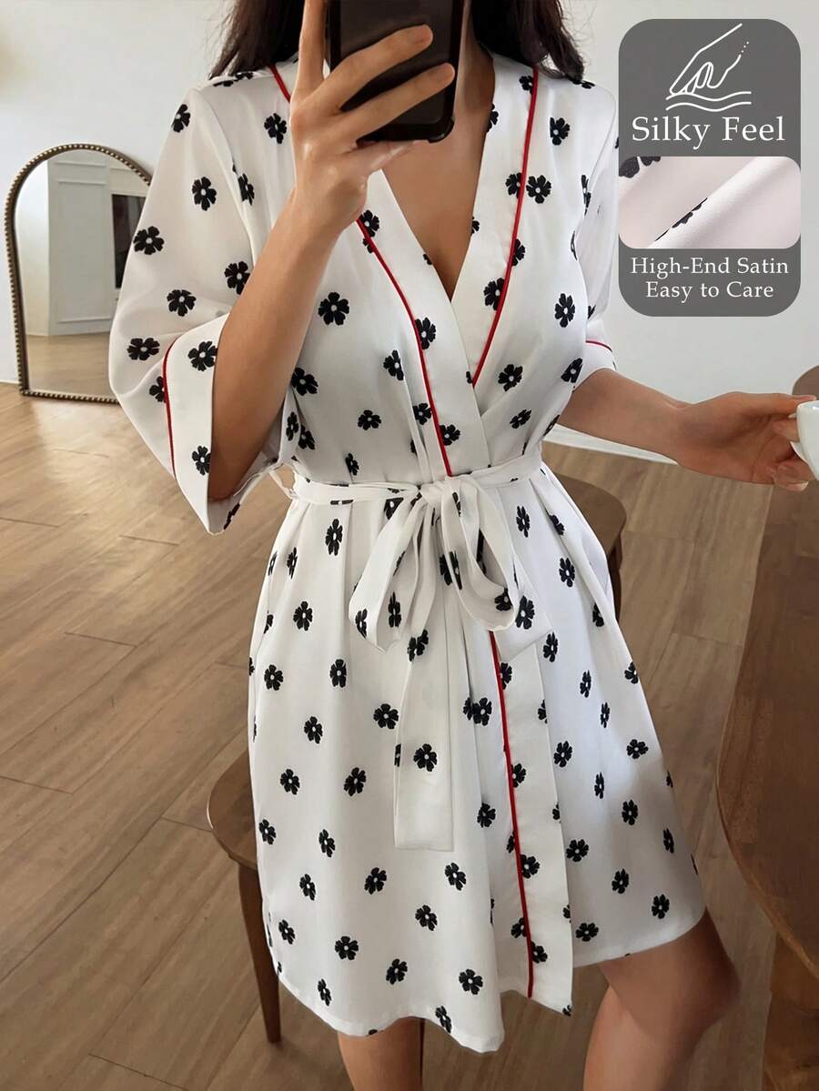 DAZY 女士V领印花系腰休闲家居服睡袍 - 白色 - 查看 1