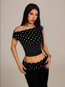 SHEIN PETITE Blusa corta y ajustada con cuello asimétrico y estampado de lunares retro elegante para mujer, de verano - Negro - Ver 6